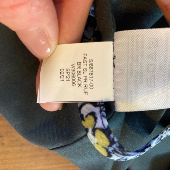 NWT Banana Republic Ditsy Floral Blue Spaghetti Strap Tank Top Size medium - Picture 10 of 11